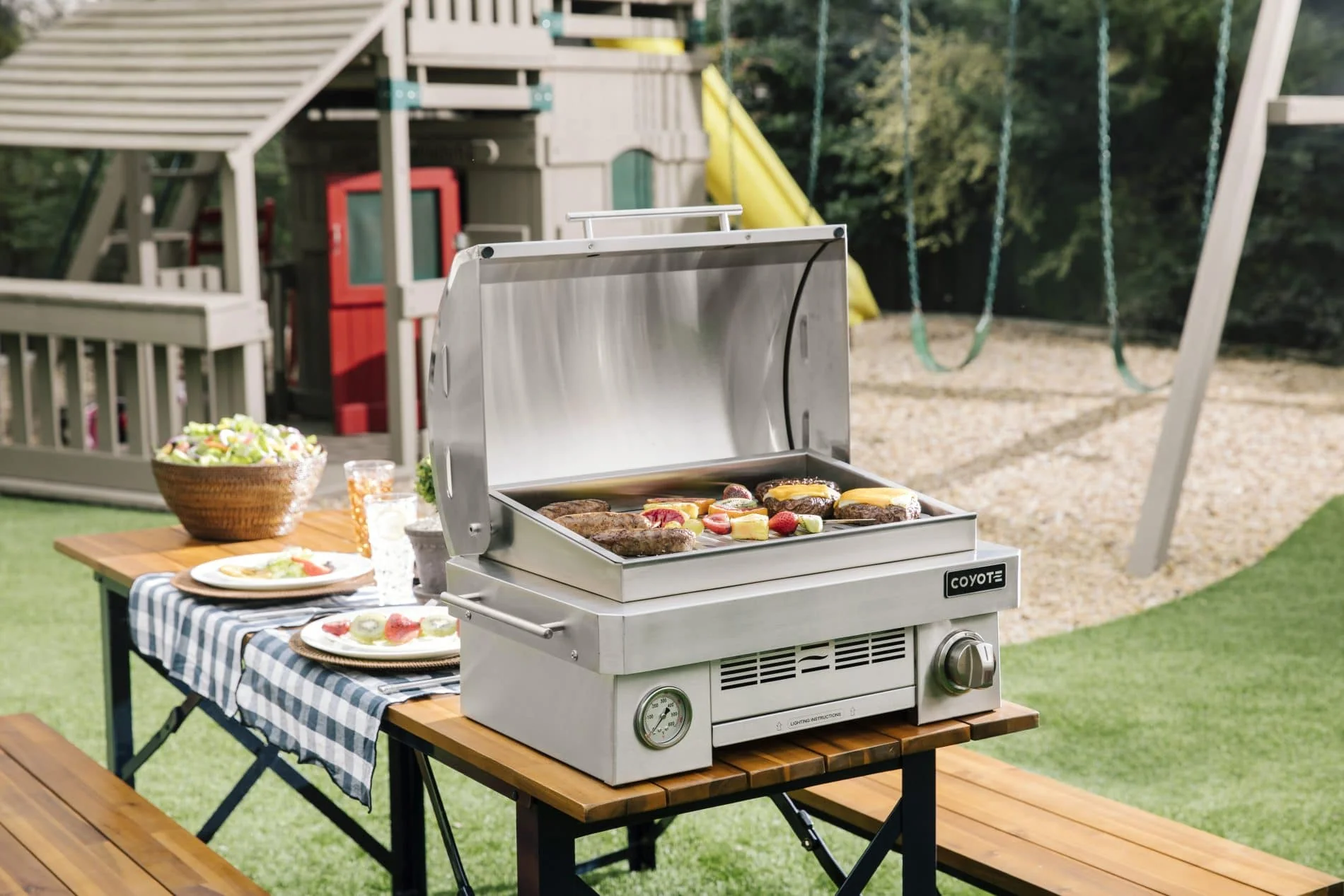 Coyote Portable 25" Grill - C1PORTLP - Image 3